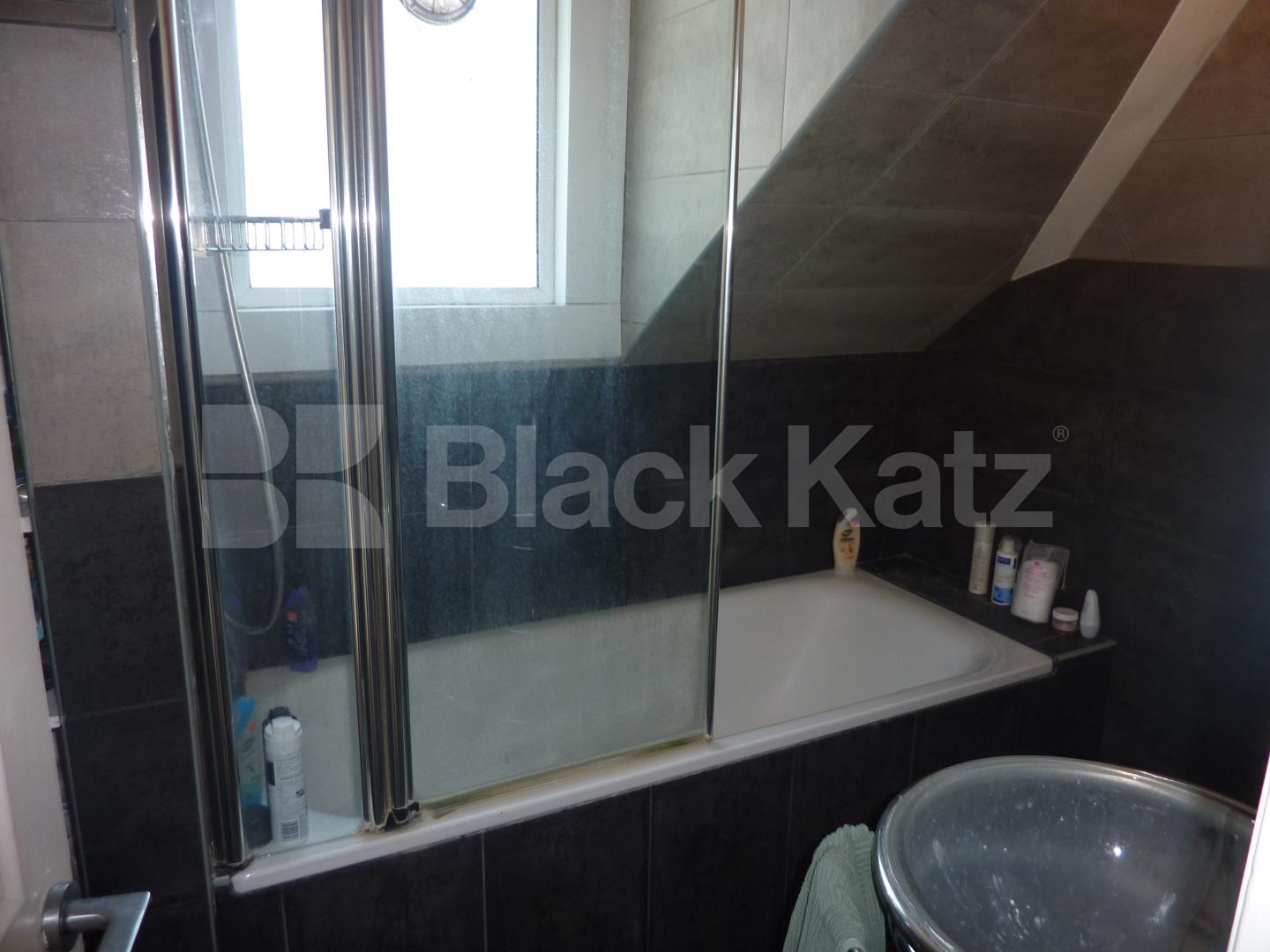 			MINS TO PRIMROSE HILL!!, 1 Bedroom, 1 bath, 1 reception Flat			 Elsworthy Road, PRIMROSE HILL